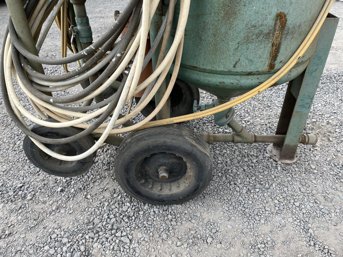 ./imagenes/INVOICE/2019/16610/SAND BLASTER ABRASIVE BLAST MACHINE 2024 (14).JPG